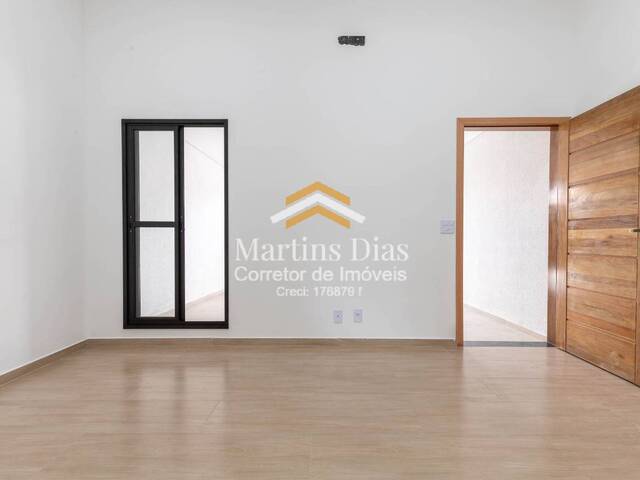 Casa para Venda em São José dos Campos - 4